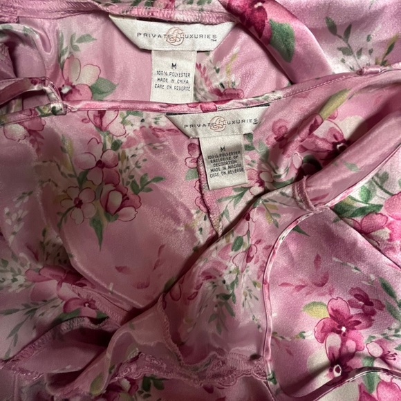 Private Luxuries • Medium • Floral • Pink • Nightgown/ Robe Set - Picture 16 of 16